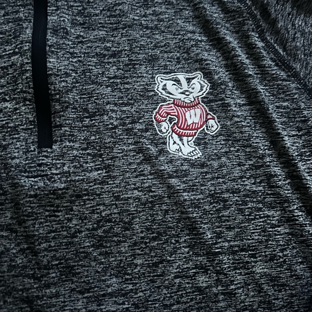 Under Armour Wisconsin Badgers Grey and Red Quarter Zip Pullover Men’s Size XXL - Picture 4 of 6